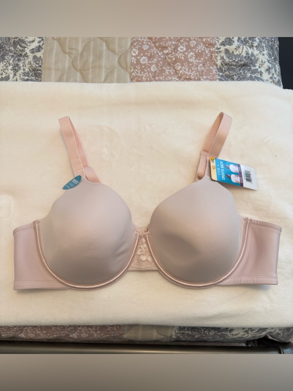 NWT women’s Vanity Fair Underwire Blush Pink Bra, size 44C